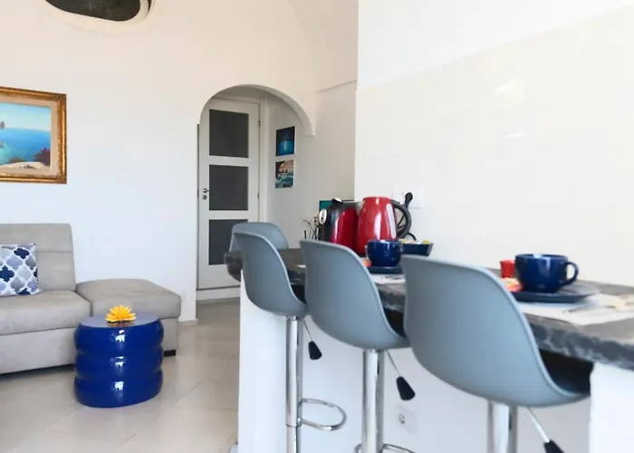 La Rosa Di * Капри